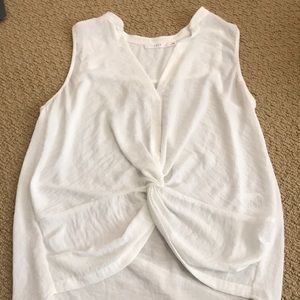 Super cute white blouse!